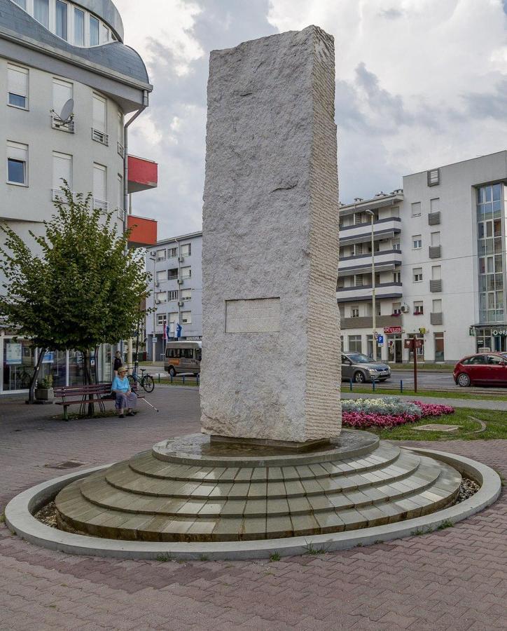 Reon Apartment, - Self Check In Apartment Osijek