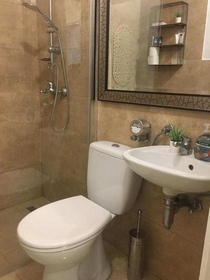 Reon Apartment, - Self Check In * Osijek